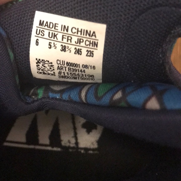 Adidas basketball shoes - Picture 7 of 8